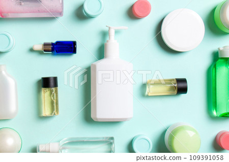 Group of plastic bodycare bottle Flat lay composition with cosmetic products on colored background empty space for you design. Set of White Cosmetic containers, top view with copy space 109391058