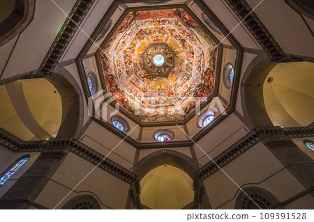 cathedral Santa Maria del fiore, Florence, Italy 109391528
