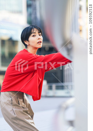 女性時尚人像街拍 109392518