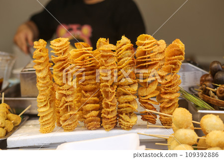 Closeup of potato tornado in the market, Vietnam 109392886