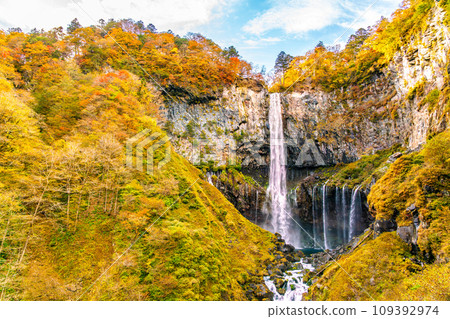 [栃木縣]紅葉和華嚴瀑布（10月） 109392974