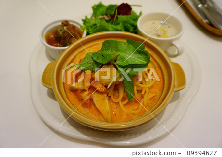 Business Lunch set: pasta, cream soup, salad 109394627