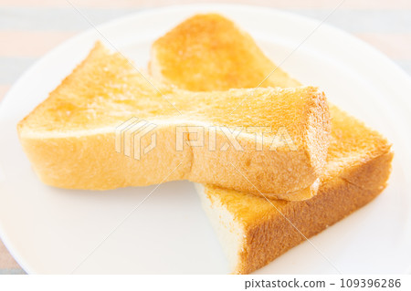 厚片美味的麵包吐司 109396286