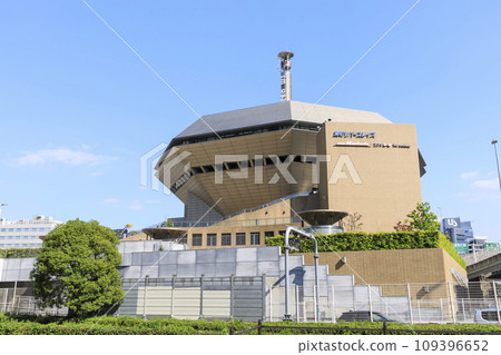 Namba Hatch, Minatomachi River Place, shines - Stock