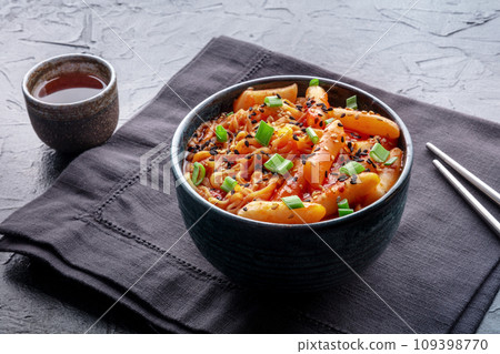 Rabokki, tteokbokki or topokki with ramen, Korean street food, spicy rice cakes 109398770