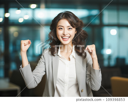 一個擺出腸道的女人 一個擺出腸道的女人 109398853