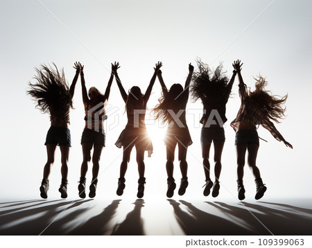 一群婦女的背影剪影 109399063