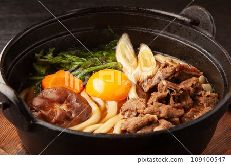 Beef suki udon 109400547