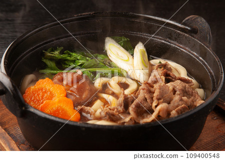 Beef suki udon 109400548