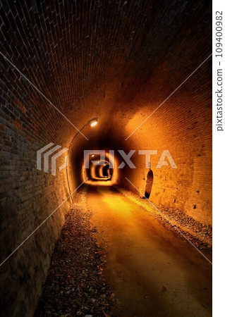 明治時代開通...穿越碓冰嶺的隧道【信越本線/舊線「碓冰線」】 明治時代開通...穿越碓冰嶺的隧道【信越本線/舊線「碓冰線」】 109400982