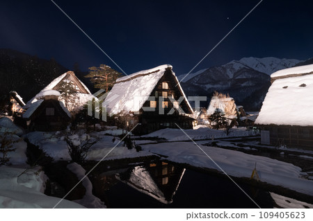 Light up Shirakawago 109405623