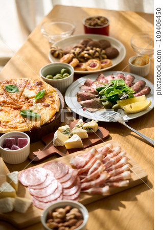 Party food 109406450