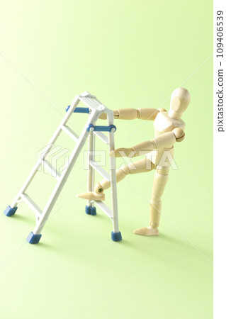 Situations where you work using a stepladder 109406539