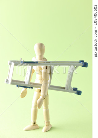 使用活梯工作的情況 109406602