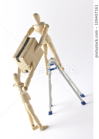 Situation where you work in pairs using a stepladder 109407161