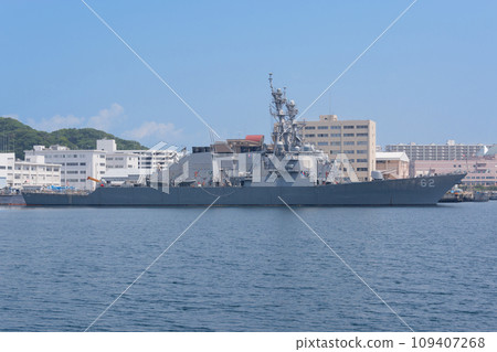 US Navy Aegis ship in Yokosuka 109407268