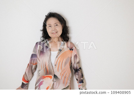 日本70多歲的老年女性 109408905