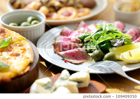 家庭聚會食物 109409350