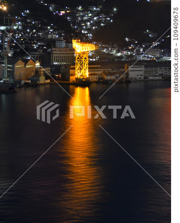 Giant cantilever crane Giant cantilever crane 109409678