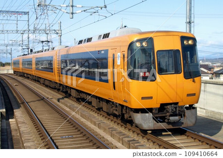 Kintetsu 22000 series ACE, unupdated car, old paint 109410664