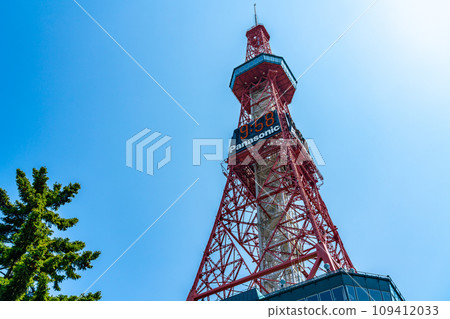 [北海道] 札幌電視塔高聳於大通公園之上 109412033