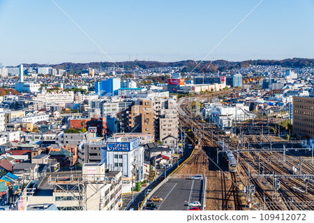 東京八王子站以東，看中央線和橫濱線往東京方向 109412072