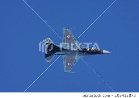 航空自衛隊飛行開發實驗隊的F-2在航空節上進行機動飛行 航空自衛隊飛行開發實驗隊的F-2在航空節上進行機動飛行 109412878