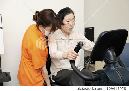 老年人運動身體保持健康 老年人運動身體保持健康 109413958