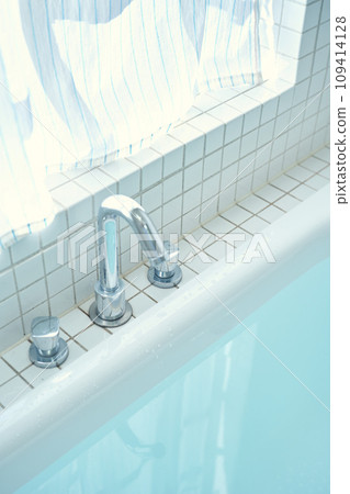 bathtub filled with hot water 109414128