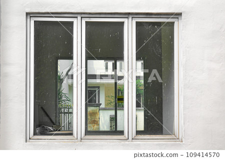 Old window frame Old window frame 109414570