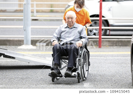 老年護理輪椅 109415045