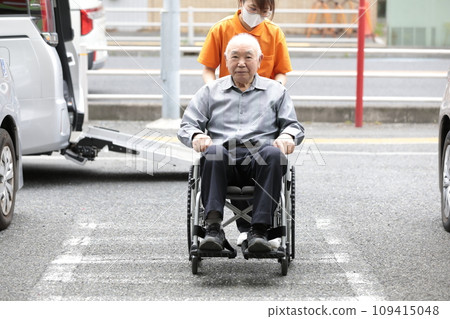 老年護理輪椅 109415048