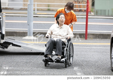 老年護理輪椅 109415050