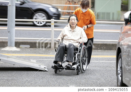 老年護理輪椅 109415055