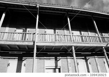 [Tomioka Silk Mill/Higashigi Cocoon Plant (National Treasure)] contributed greatly not only to the modernization of Japan but also to the technological innovation of the silk industry. 109416923