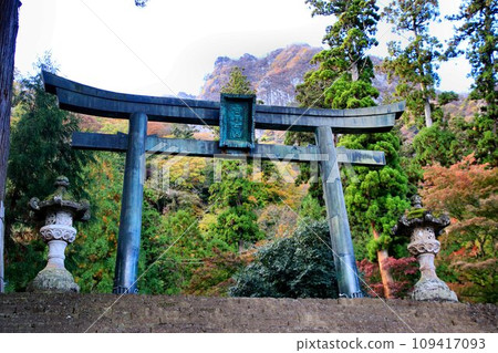 Mt. Myogi colored with autumn leaves... Myogi Shrine in Nishikishu 109417093