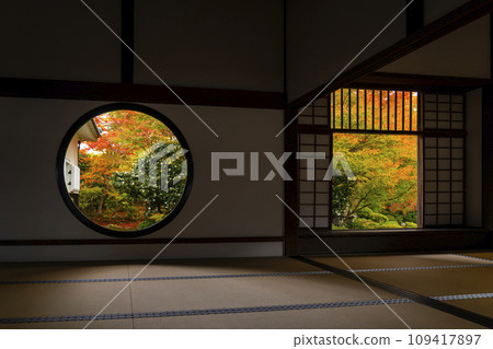 京都源光庵「悟之窗」「失落之窗」秋葉季 京都源光庵「悟之窗」「失落之窗」秋葉季 109417897