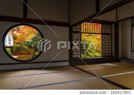 京都源光庵「悟之窗」「失落之窗」秋葉季 京都源光庵「悟之窗」「失落之窗」秋葉季 109417901
