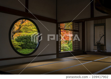 京都源光庵「悟之窗」「失落之窗」秋葉季 京都源光庵「悟之窗」「失落之窗」秋葉季 109417902