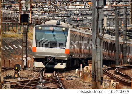 I can't wait to connect the double-decker green cars...Chuo Line Rapid Train [233 series] 109418889
