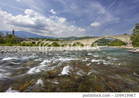 Gobbo Bridge also Devil Bridge or Ponte del Diavolo or Ponte Gobbo in Bobbio, Piacenza province, Trebbia Valley, Emilia Romagna, Italy 109419967
