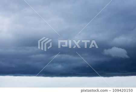 Grey dramatic sky 109420150