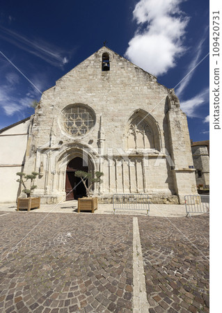 Eglise Notre-Dame de Gontaud-de-Nogaret, Gontaud-de-Nogaret, New Aquitaine, France Eglise Notre-Dame de Gontaud-de-Nogaret, Gontaud-de-Nogaret, New Aquitaine, France 109420731