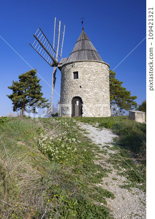Montfuron Windmill (Moulin Saint-Elzear de Montfuron) in Provence, Alpes-de-Haute-Provence, France Montfuron Windmill (Moulin Saint-Elzear de Montfuron) in Provence, Alpes-de-Haute-Provence, France 109421321