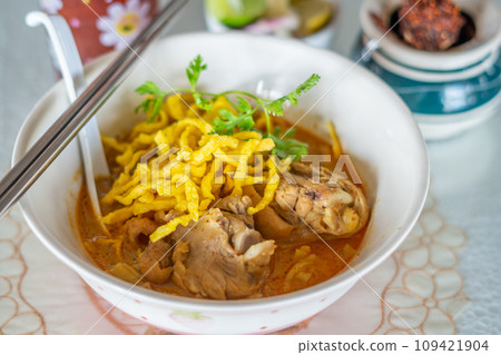 Khao Soi Gai, a popular dish at Lamai Khao Soi restaurant in Lamphun 109421904