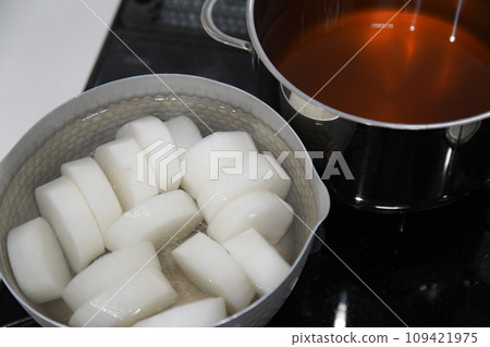 How to boil radish 109421975