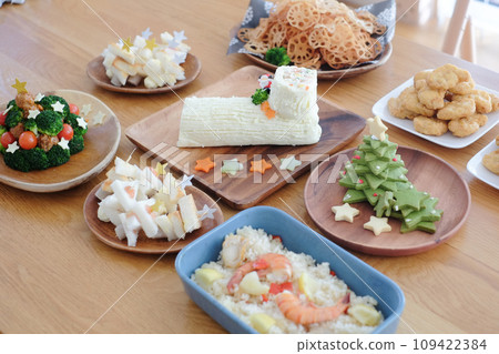 Christmas home party 109422384