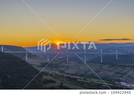 Multi-span cable stayed Millau Viaduct across gorge valley of Tarn River, Aveyron Departement, France Multi-span cable stayed Millau Viaduct across gorge valley of Tarn River, Aveyron Departement, France 109422848
