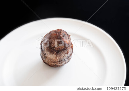 Boiled Taro 109423275