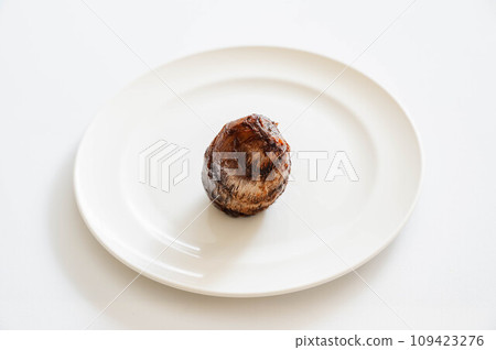 Boiled Taro 109423276